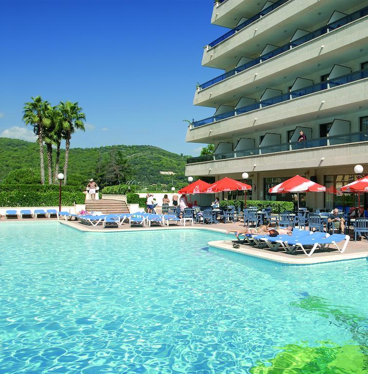 Tropic Park Hotel Malgrat de Mar Bagian luar foto